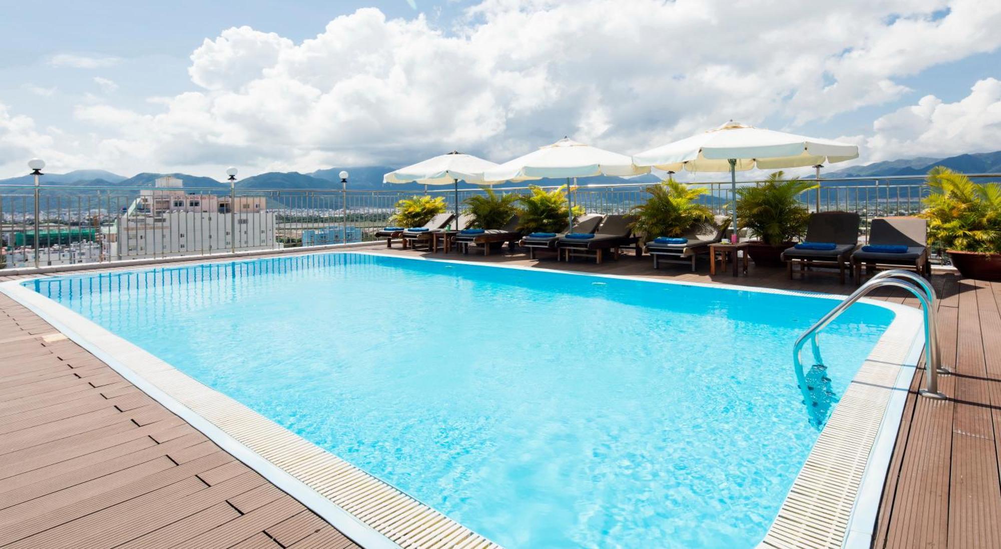 Galliot Hotel На Транг Екстериор снимка