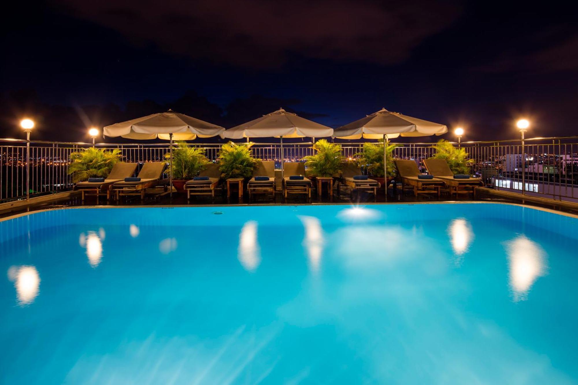 Galliot Hotel На Транг Екстериор снимка