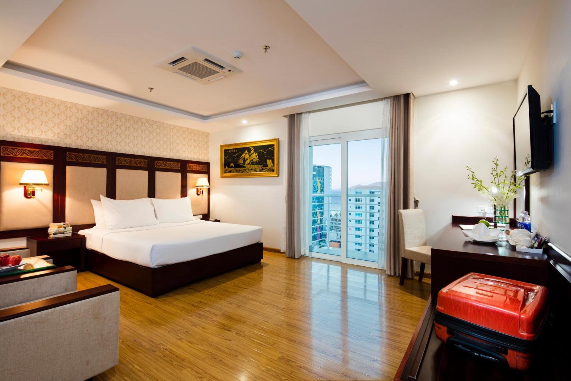 Galliot Hotel На Транг Екстериор снимка